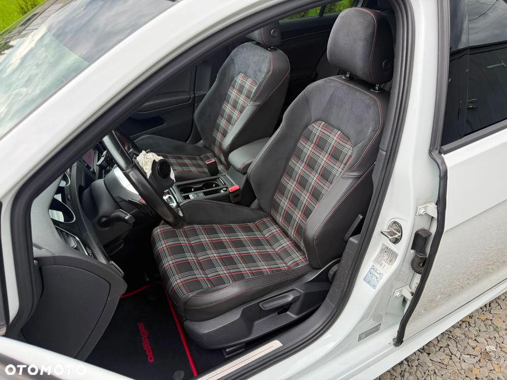 Volkswagen Golf GTI Performance BlueMotion Technology DSG - 28