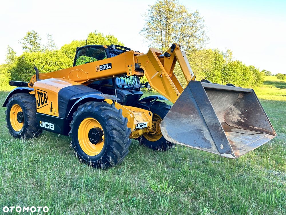 JCB - 8
