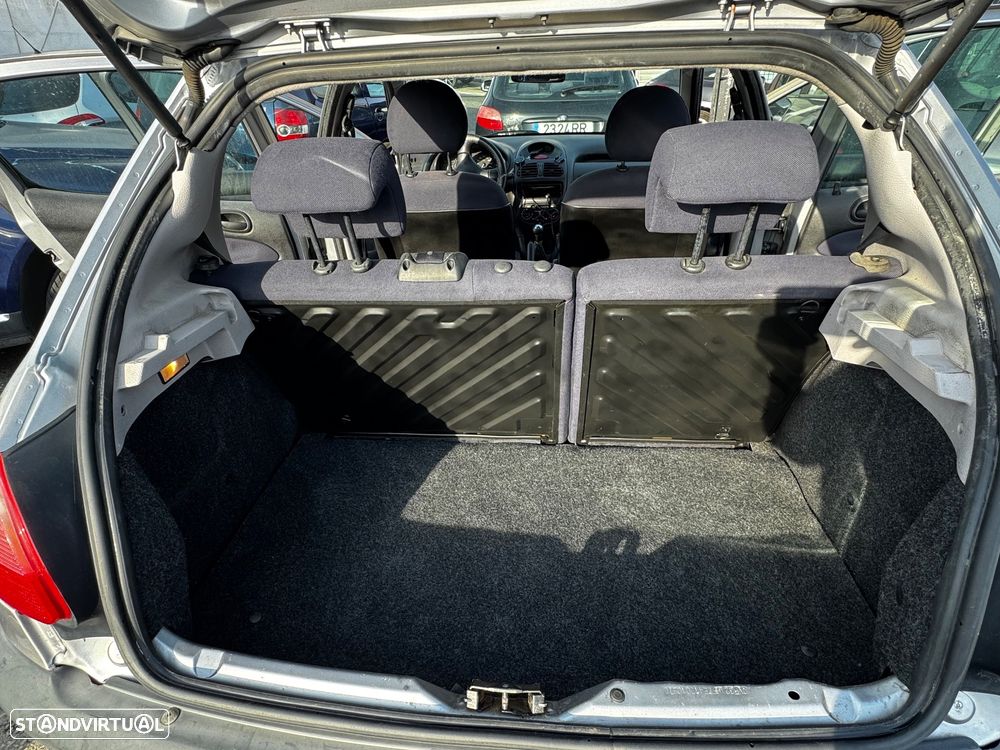 Peugeot 206 1.1 XT - 6