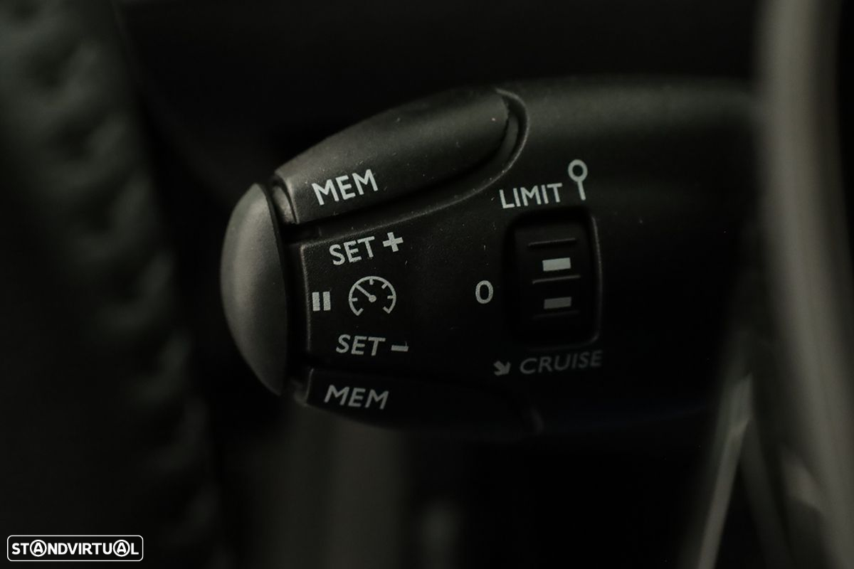 Peugeot 208 1.2 PureTech Active - 16