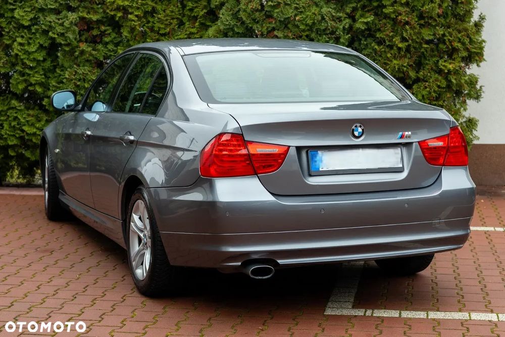 BMW Seria 3 318i Edition Sport - 18