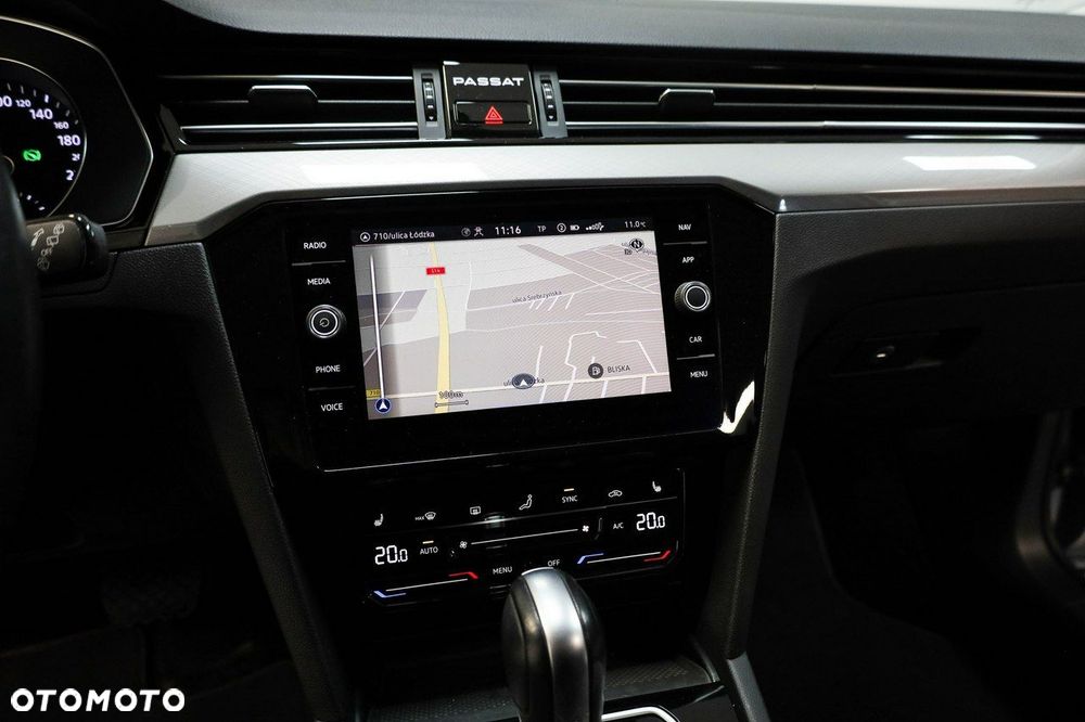 Volkswagen Passat - 22