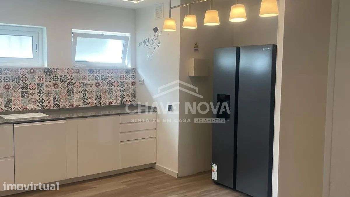 Moradia V4 Totalmente Remodelada em Águas Santas - Grande imagem: 2/32