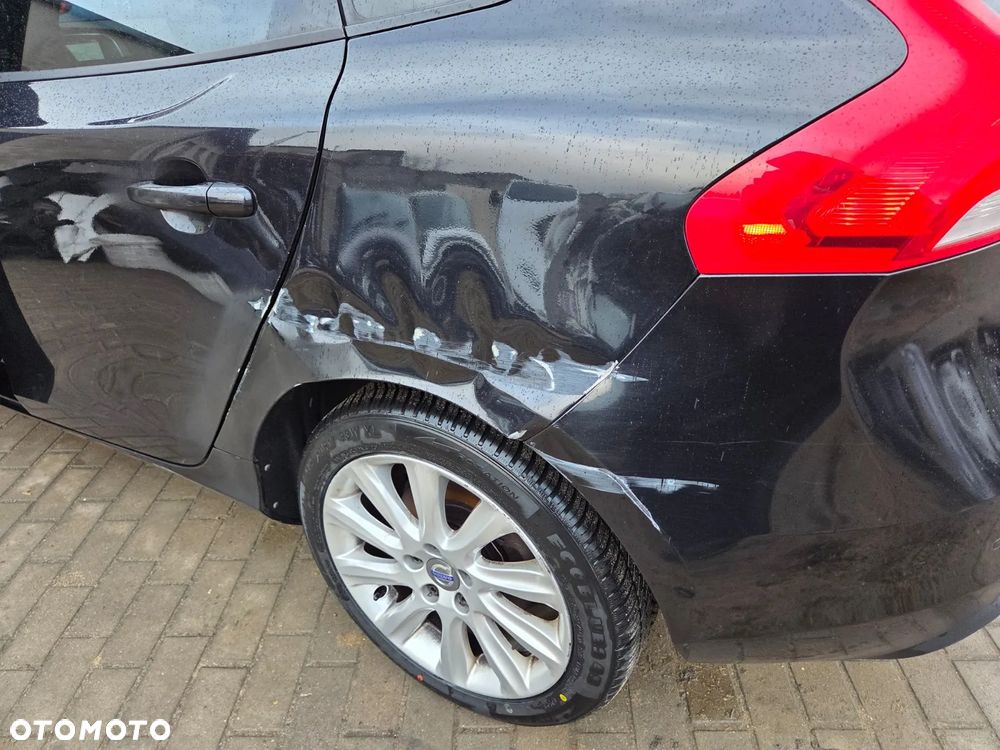 Volvo V40 D2 - 13