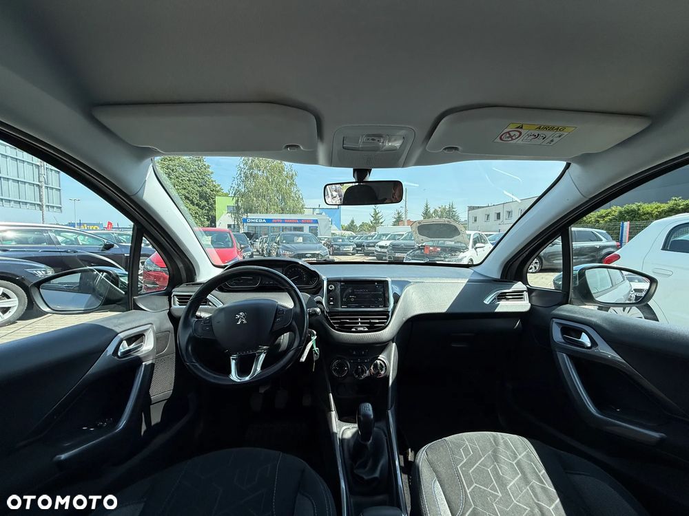 Peugeot 2008 1.2 Pure Tech Style - 8
