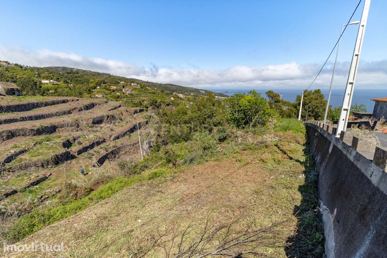 Terreno com Vista Mar e Potencial de Construção em Santa Cruz - Grande imagem: 4/24