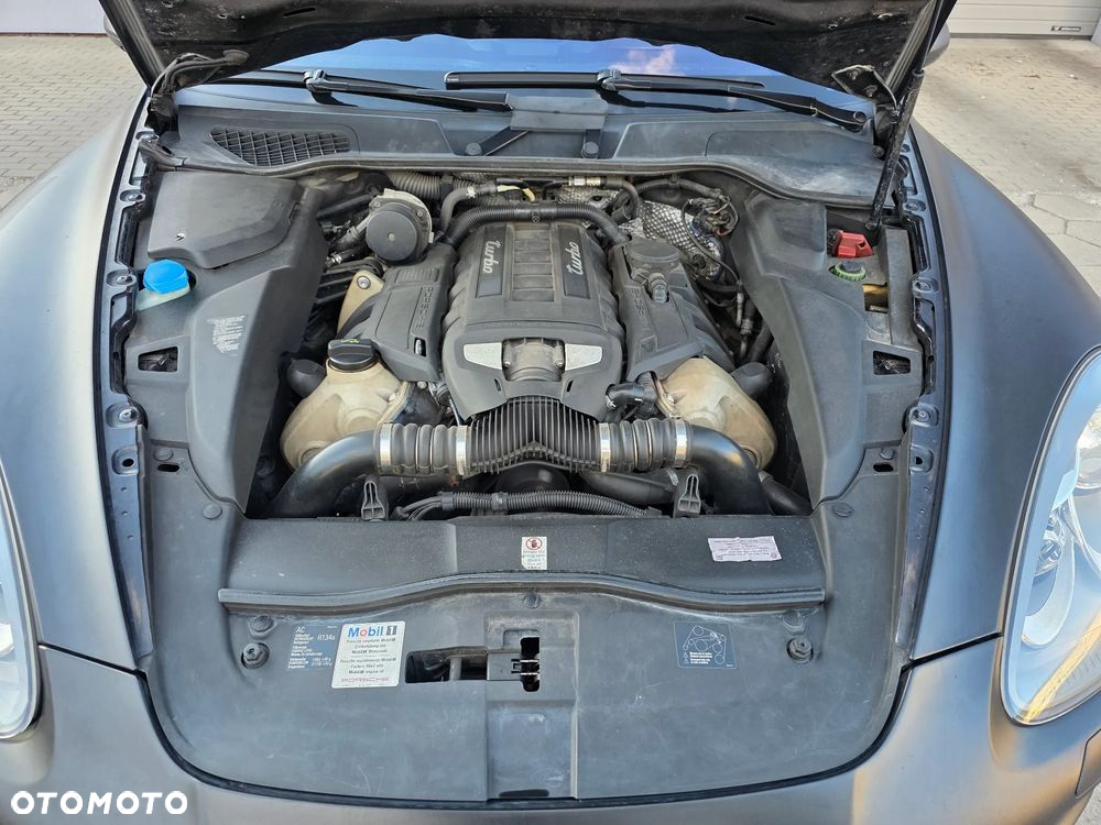 Porsche Cayenne Turbo - 9