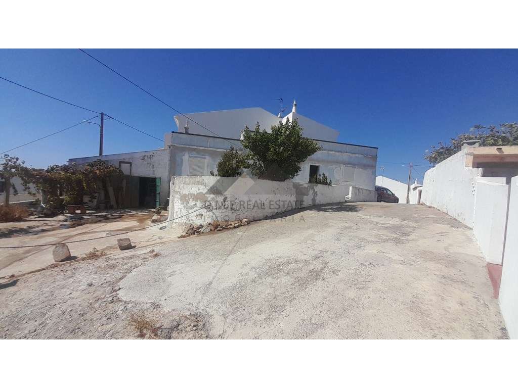 Casa Térrea T2 com Pátios Exteriores, Garagem, Terraço e Pequena Ho... - Grande imagem: 5/44