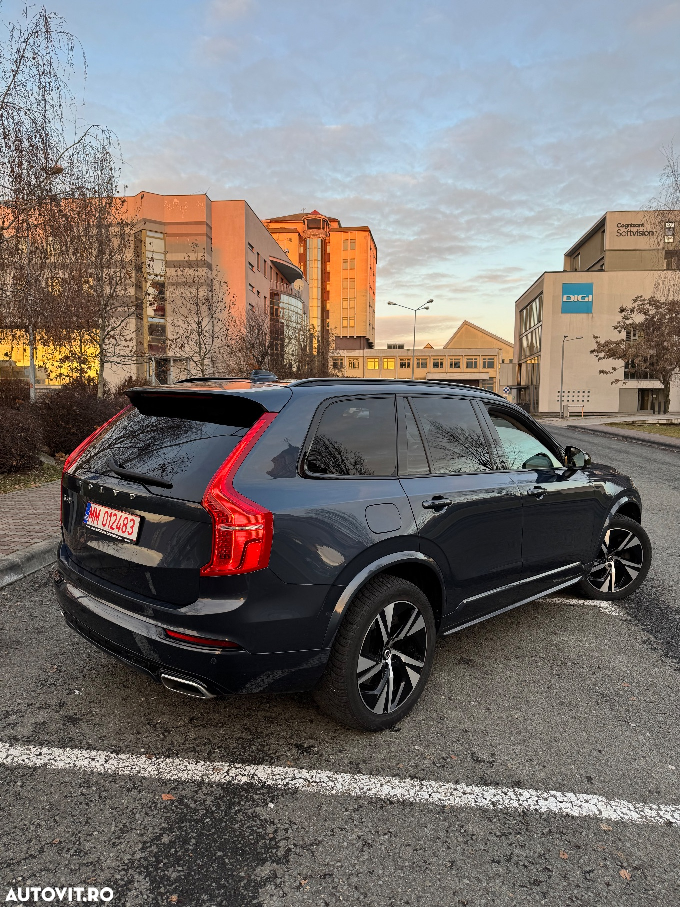 Volvo XC 90 T8 AWD Recharge Geartronic RDesign Edition - 10