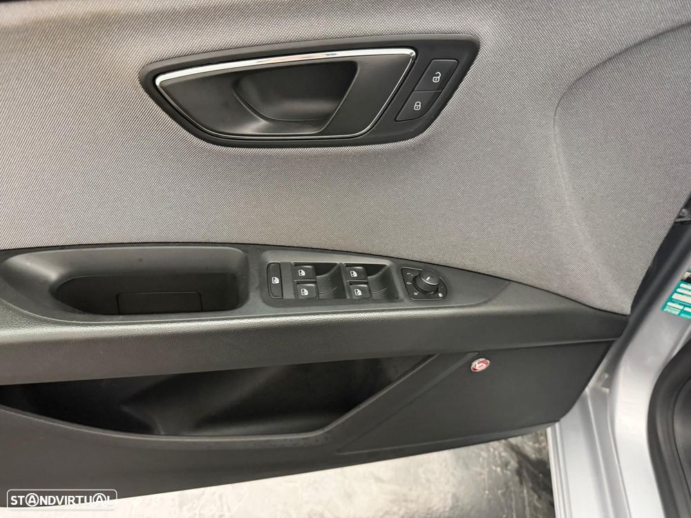 SEAT Leon ST 1.6 TDI S&S DSG Style - 6