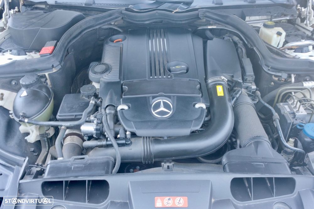 Mercedes-Benz E 250 CGi Elegance BlueEfficiency Auto - 13