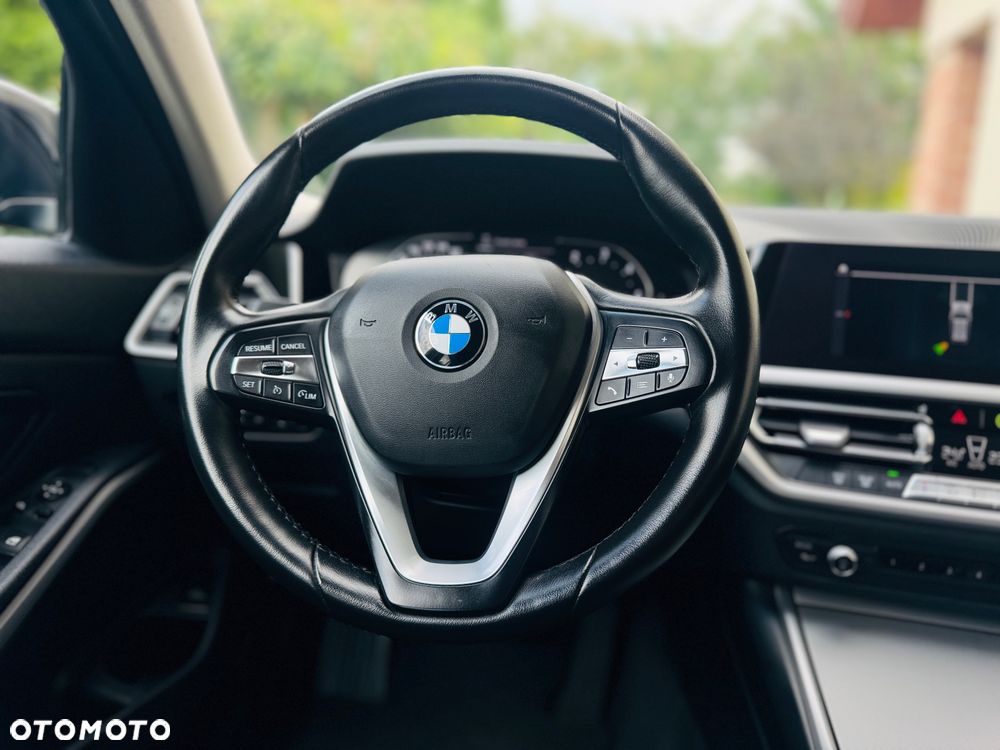 BMW Seria 3 320d Touring Advantage - 9
