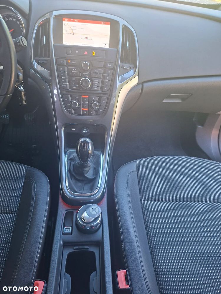 Opel Astra 1.4 T Cosmo EU6 - 19