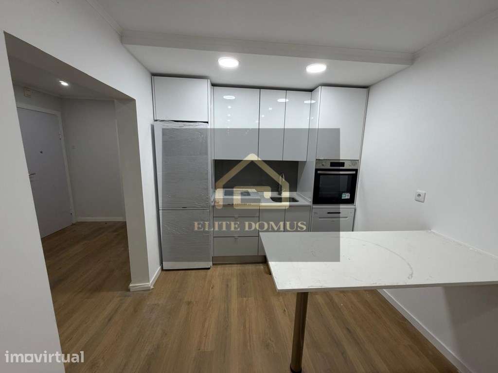 T2+1 com Logradouro - Totalmente Remodelado - Falagueira, Venda Nova! - Grande imagem: 2/19