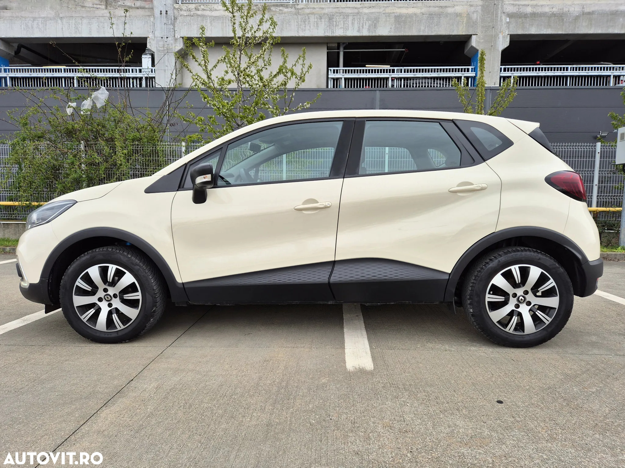 Renault Captur TCe Life Evo - 19
