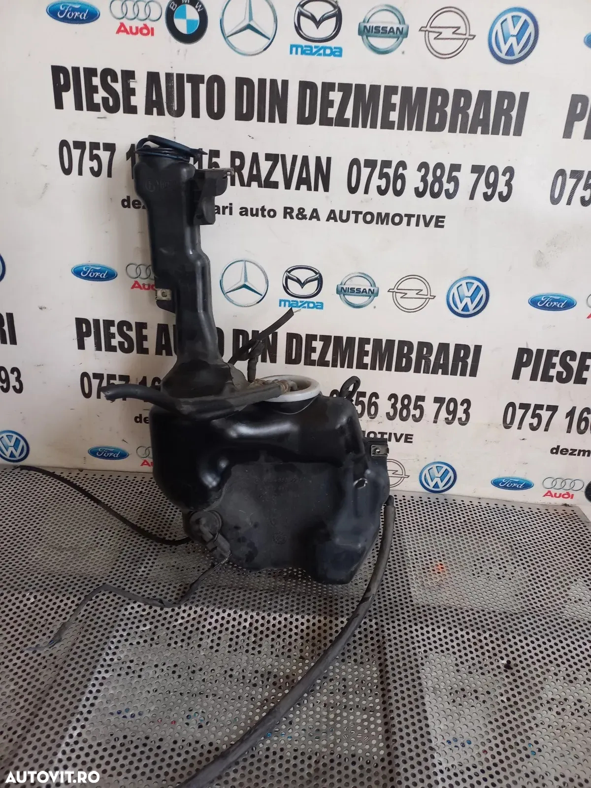 Bidonas Vas Lichid Parbriz Stropgel Mercedes C Class W204 Facelift Cu Spalatoare Far An 2011-2012-2 - 5