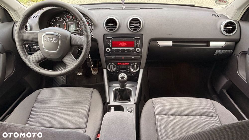 Audi A3 Sportback 1.6 Ambiente - 40