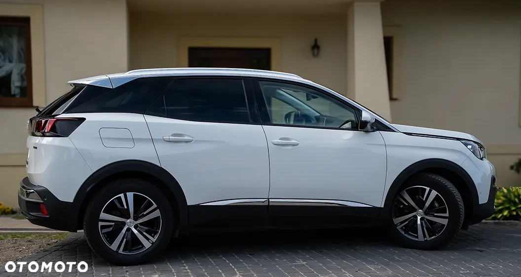 Peugeot 3008 1.2 PureTech Allure S&S - 24