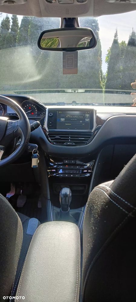Peugeot 208 1.2 PureTech Allure - 12