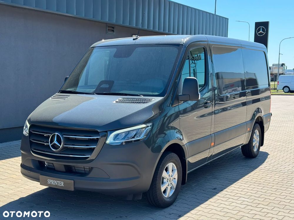 Mercedes-Benz Sprinter - 2