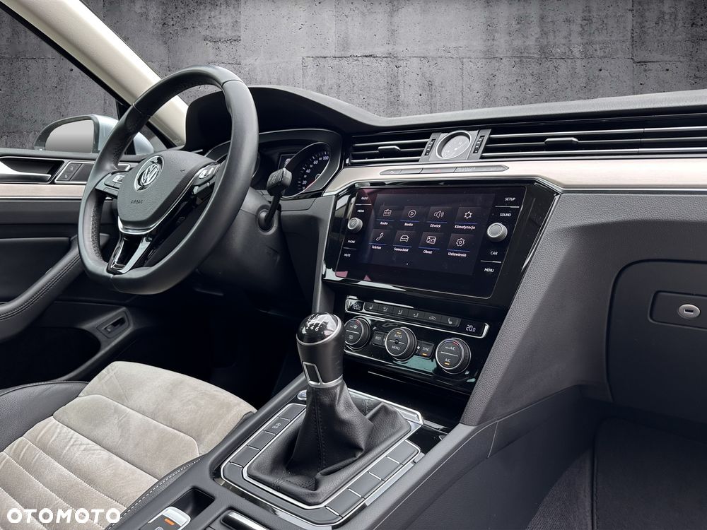 Volkswagen Passat Variant 1.4 TSI ACT (BlueMotion Technology) Highline - 16