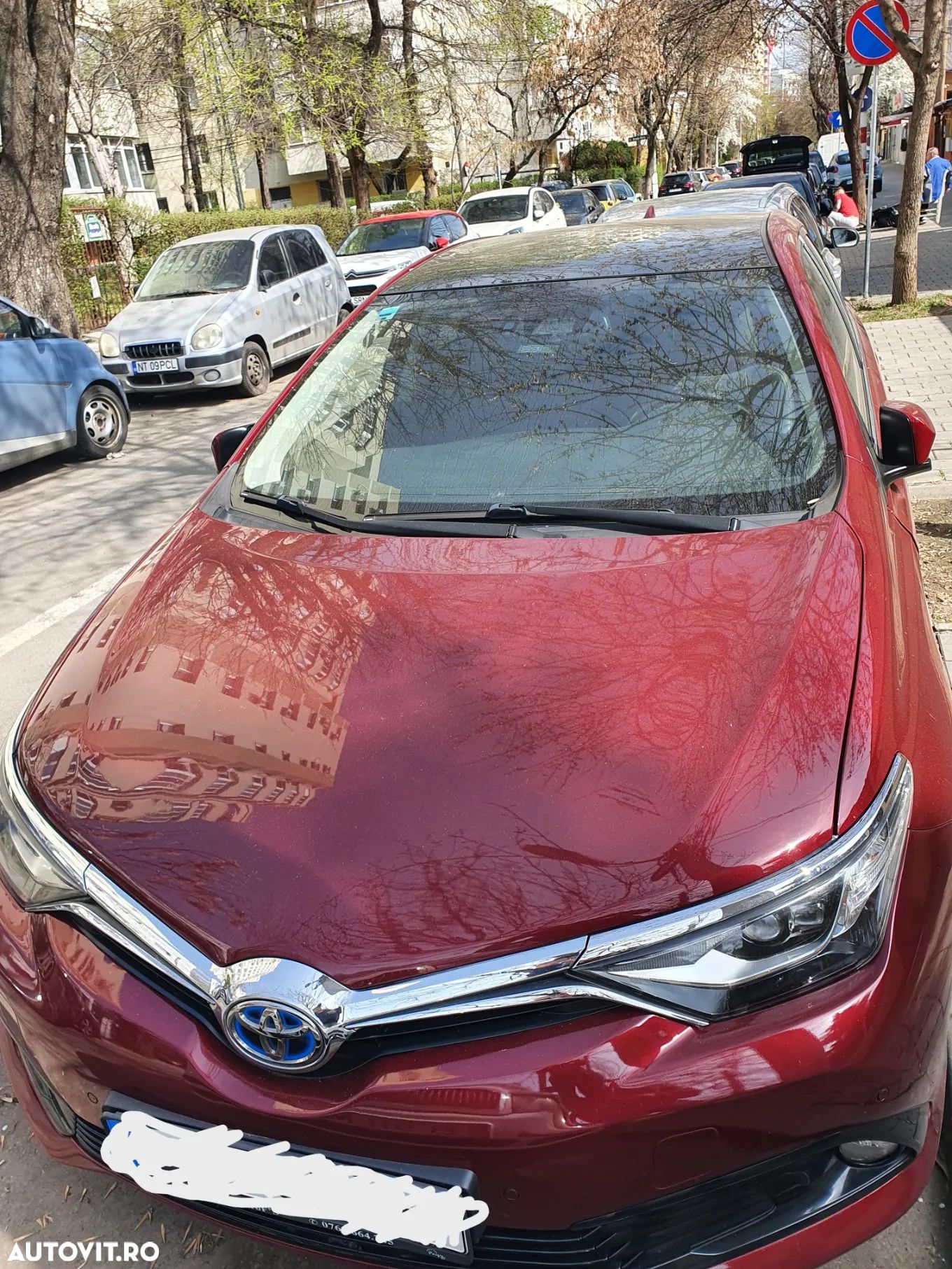 Toyota Auris 1.8 L VVT-i Hybrid Sol + - 1