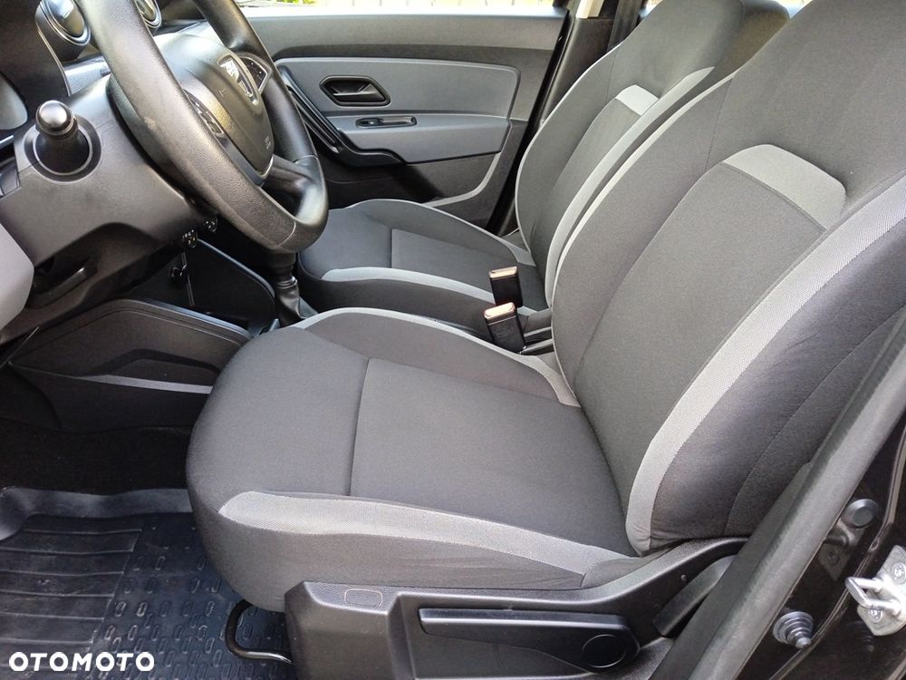 Dacia Duster 1.6 SCe Laureate S&S - 9