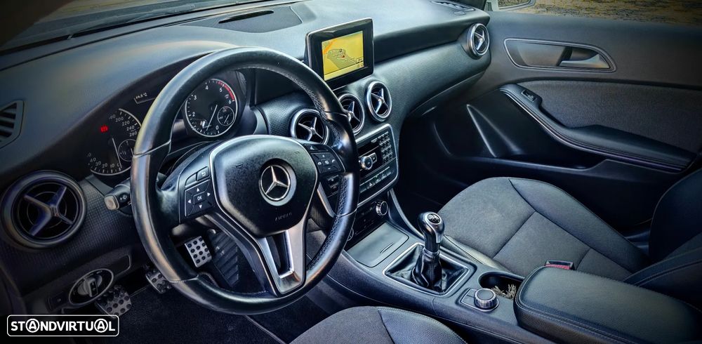 Mercedes-Benz A 180 CDI BE AMG Line - 9