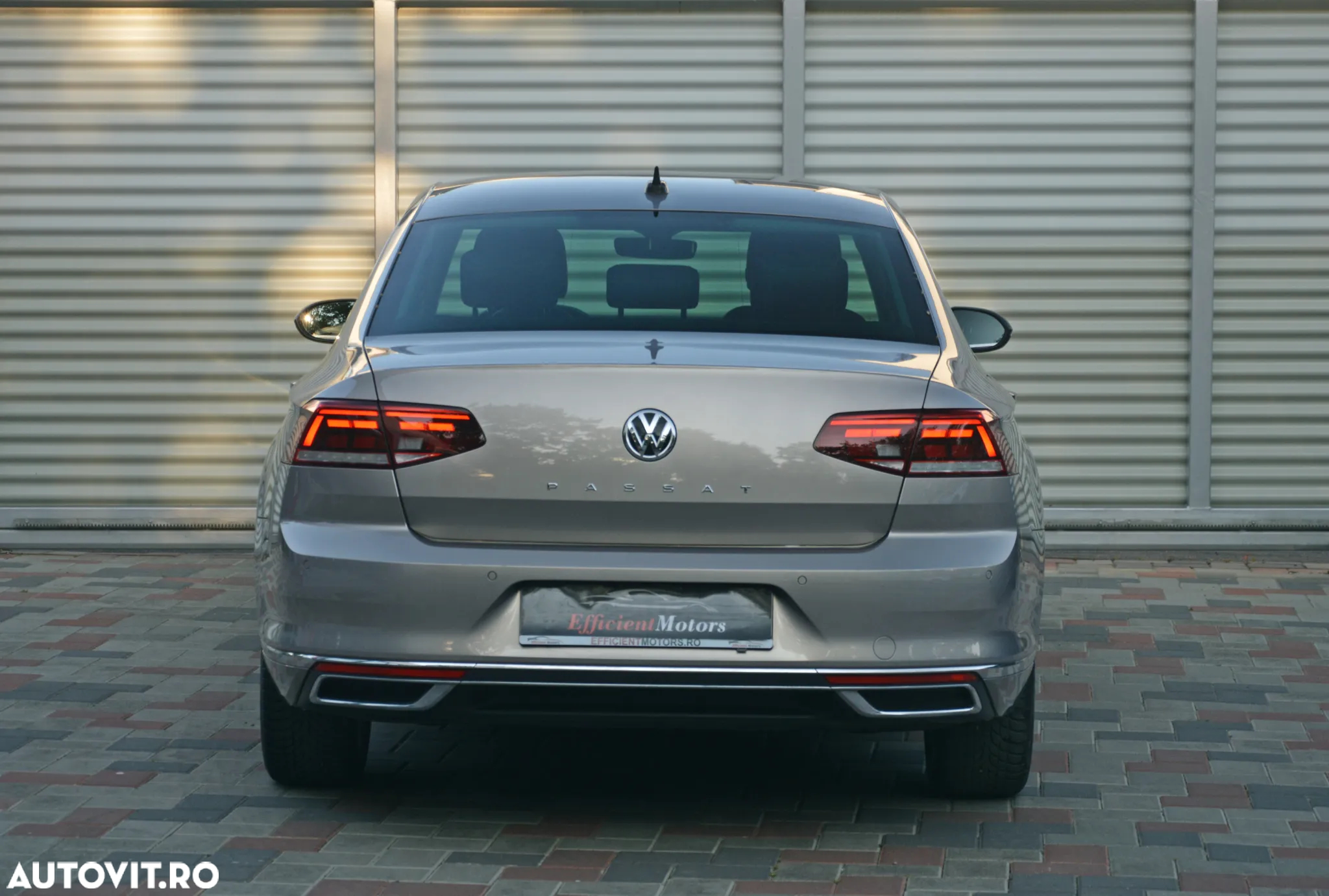 Volkswagen Passat 2.0 TDI DSG Highline - 15