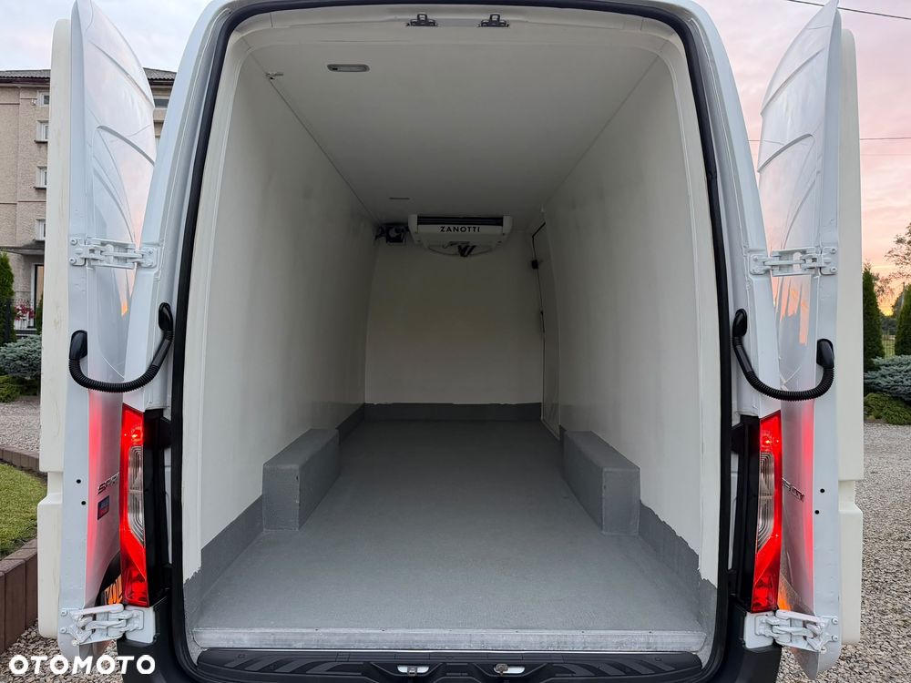 Mercedes-Benz Sprinter 315 Long PIĘKNY Webasto L3H2 Automat Chłodzenie i Ogrzewanie -20 / +20 stopni Pierwszy właściciel - 16