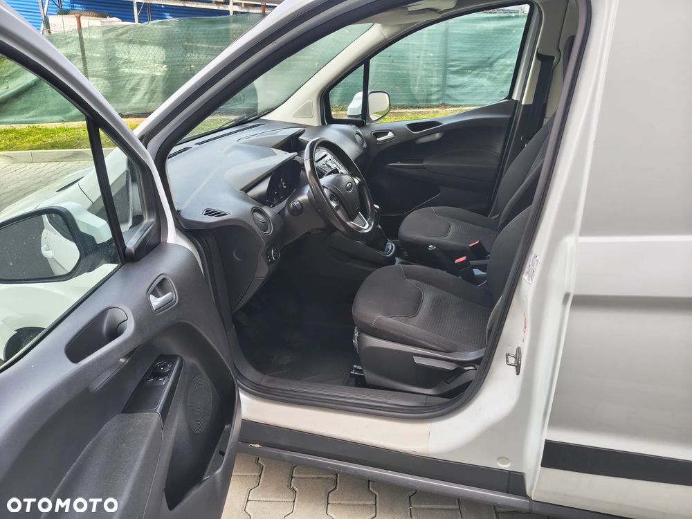 Ford Tourneo Courier 1.5 TDCi S&S Trend - 10