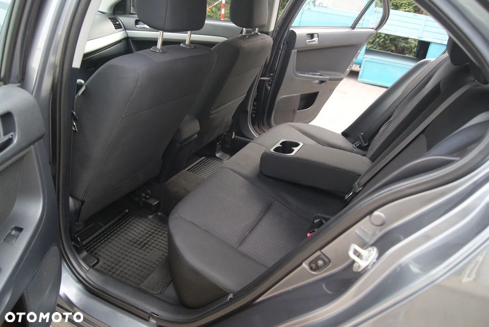 Mitsubishi Lancer 1.6 Inform - 16