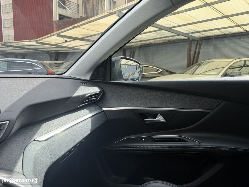 Peugeot 5008 1.2 PureTech Allure Pack EAT8 - 42