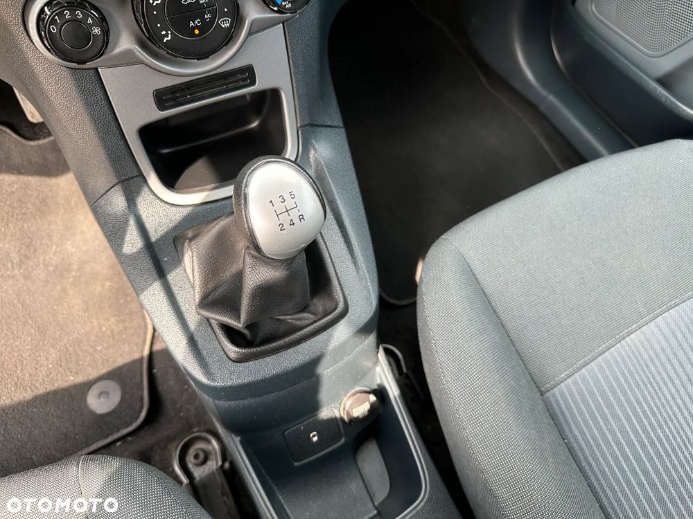 Ford Fiesta - 12