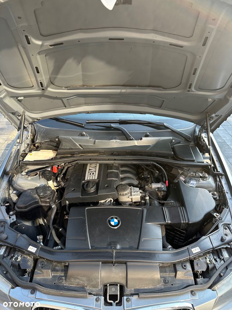 BMW Seria 3 318i Edition Exclusive - 21