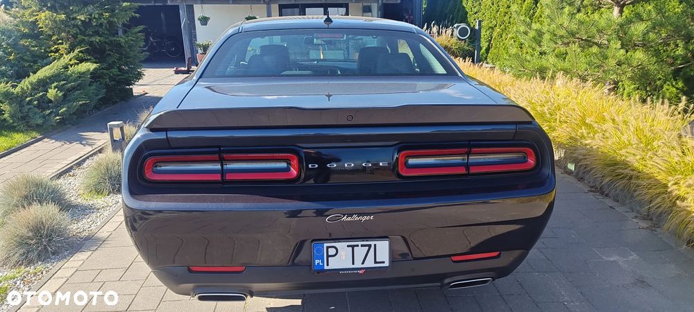 Dodge Challenger - 5