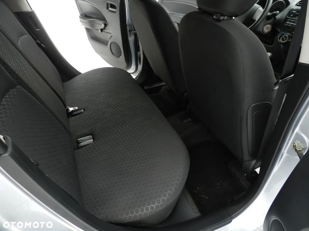 Mitsubishi Space Star - 13