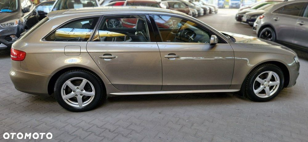 Audi A4 Avant - 10