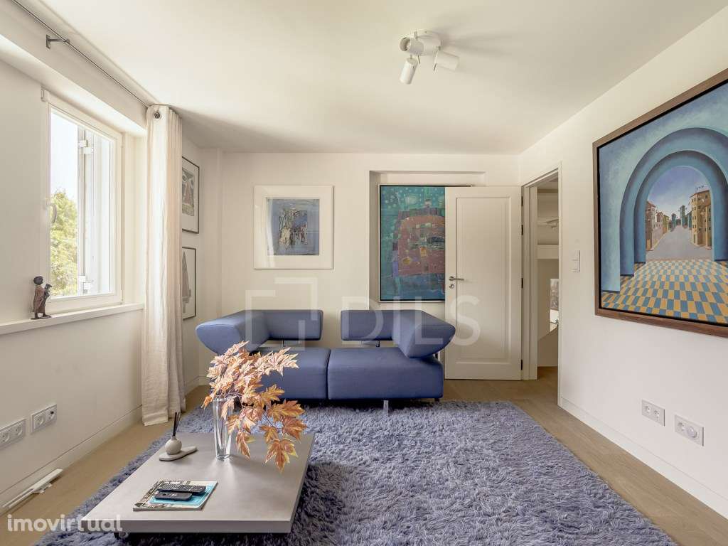 Moradia T5 isolada, com jardim e piscina, no Monte Estoril - Grande imagem: 4/30