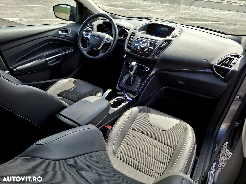 Ford Kuga 2.0 TDCi 4x4 Aut. Titanium - 8