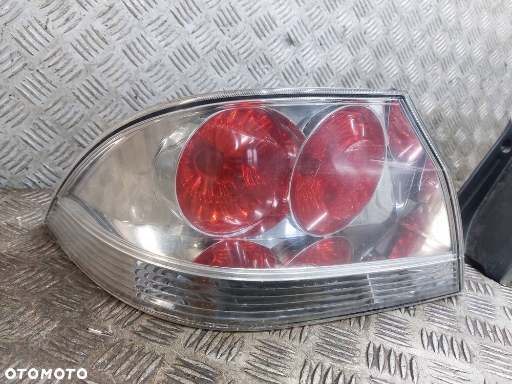 LAMPA LEWY TYŁ + PRAWY TYŁ MITSUBISHI LANCER VII SEDAN - 2