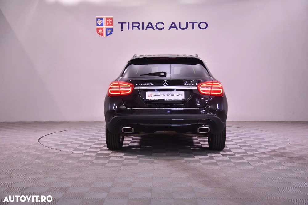 Mercedes-Benz GLA 200 d 4MATIC Aut. - 4
