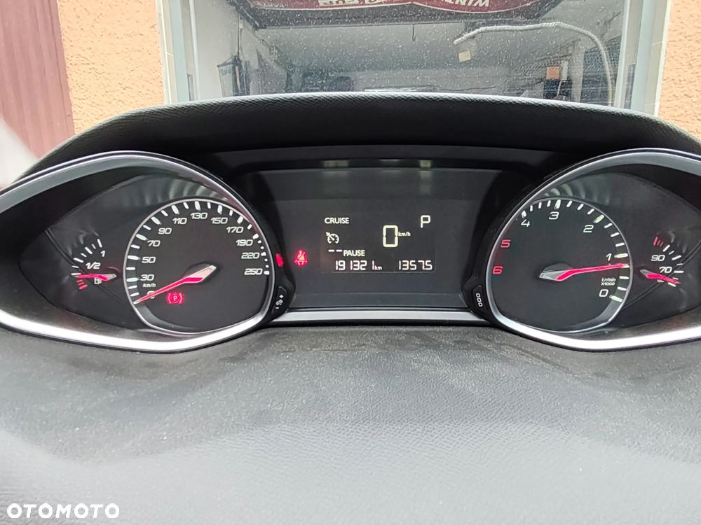 Peugeot 308 BlueHDi 150 Automatik Stop & Start Allure - 22