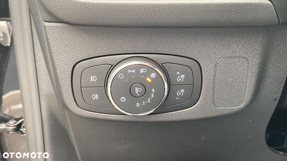 Ford Focus 1.0 EcoBoost mHEV Titanium X - 19