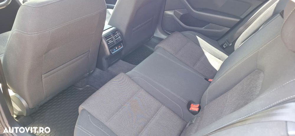 Volkswagen Passat - 13