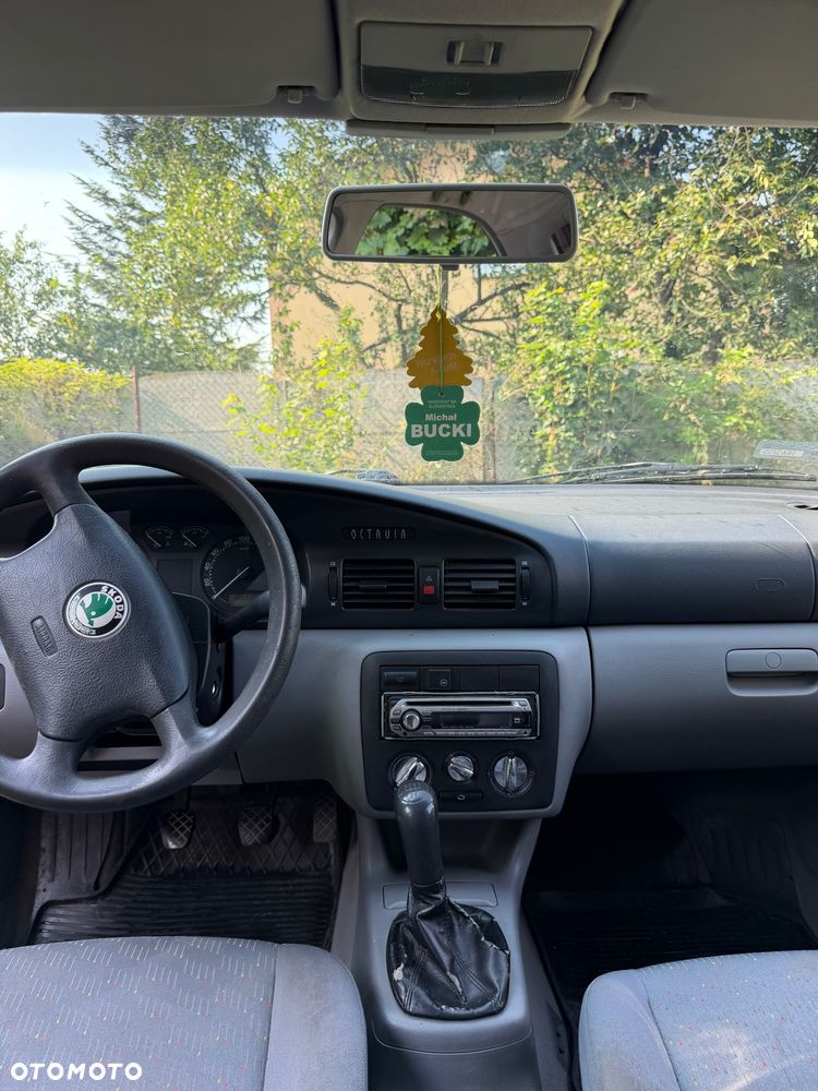 Skoda Octavia 1.6 Classic - 11