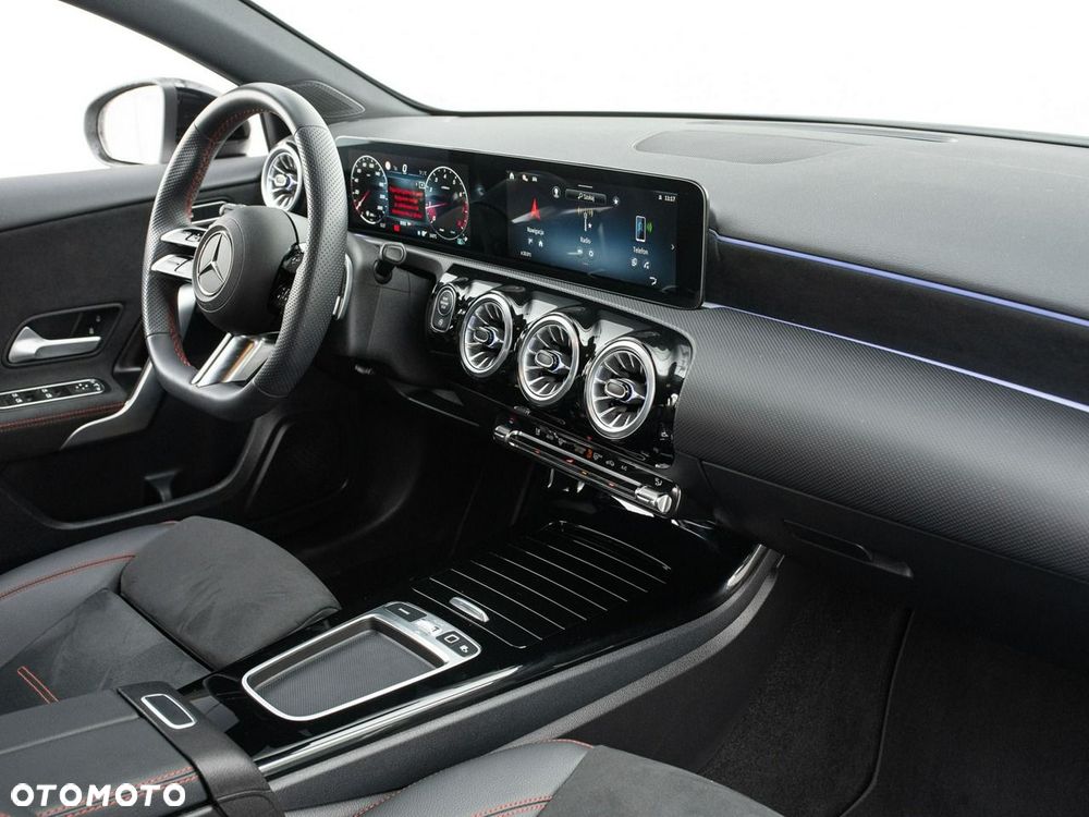 Mercedes-Benz Klasa A 200 AMG Line 7G-DCT - 31