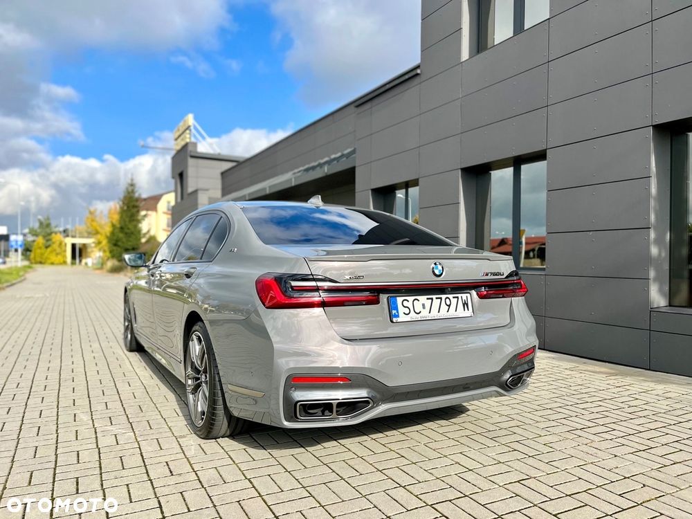 BMW Seria 7 M760Li xDrive - 12