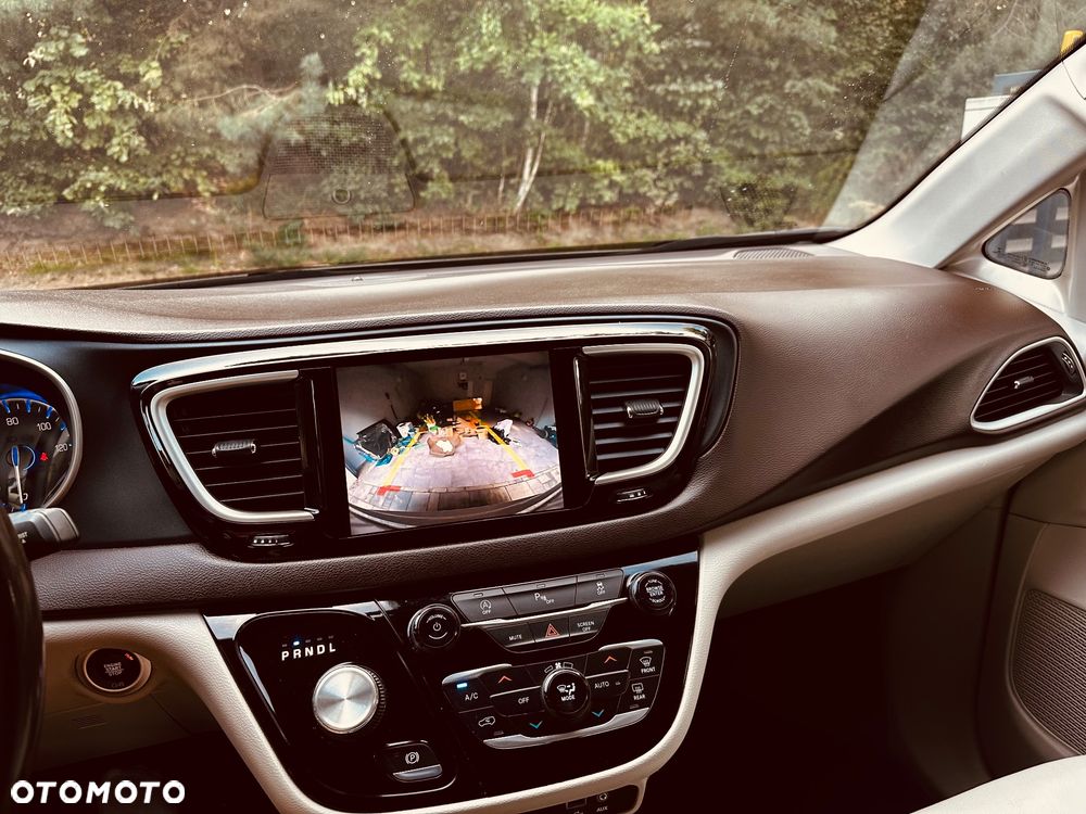 Chrysler Pacifica - 31