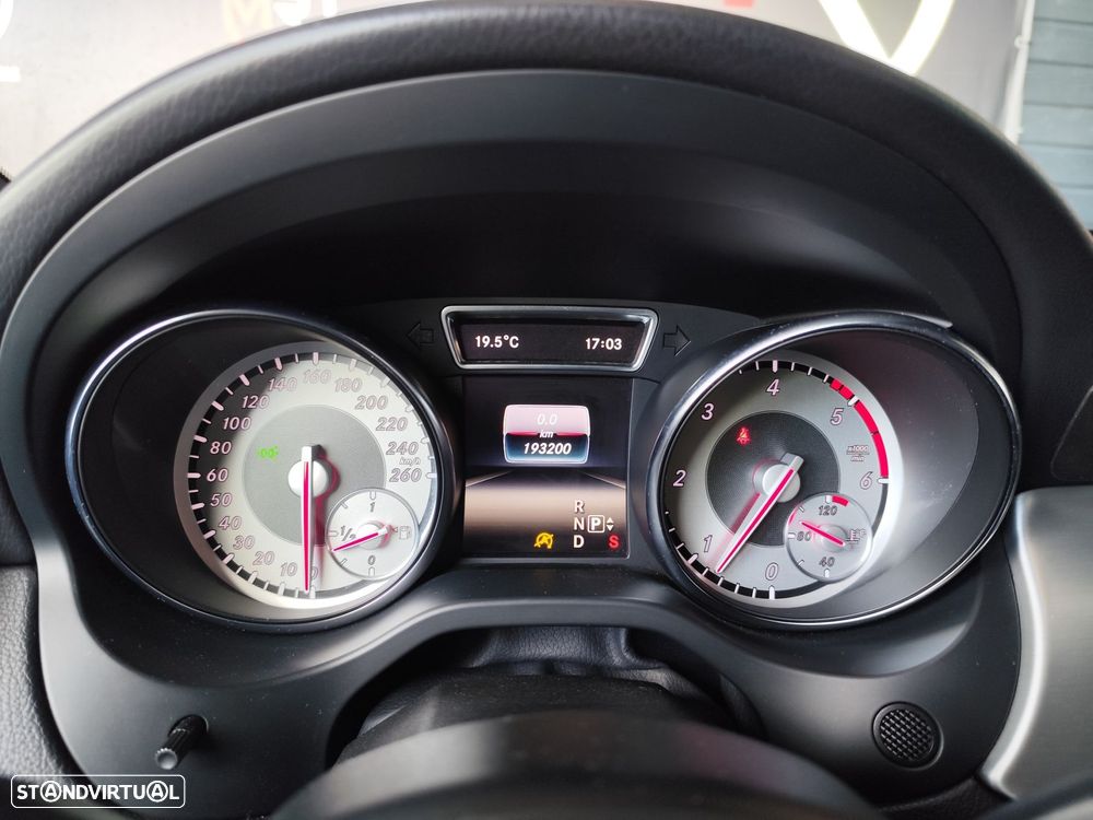 Mercedes-Benz CLA 200 - 13